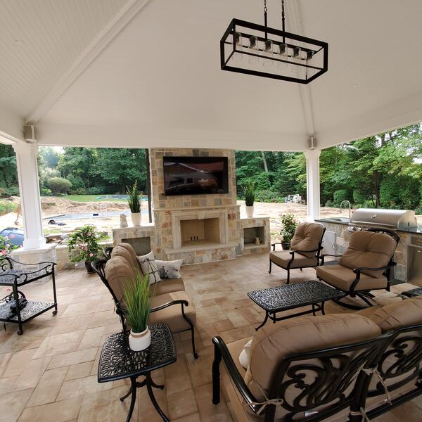 Built-in grill station with stone veneer base