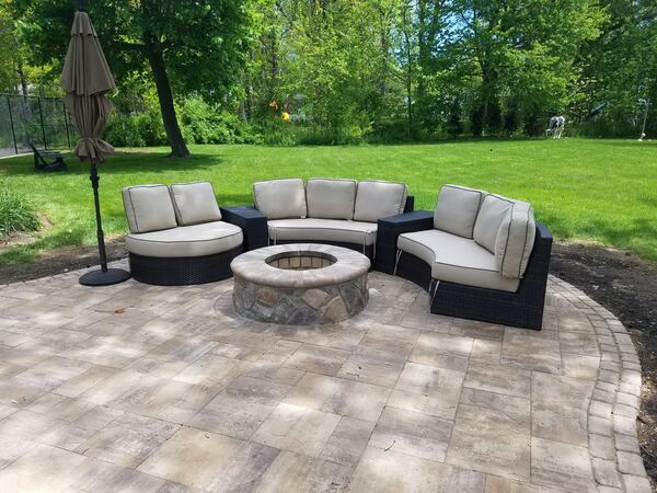 Custom stonework with natural fieldstone and mortar joints